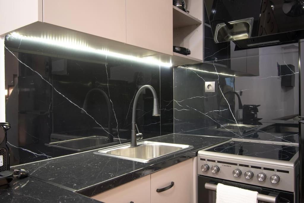Antigonidon Loft Apartment Tesalonika Bagian luar foto